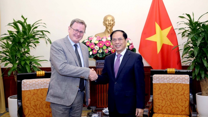 Vietnam wishes for all-around co-operation with German state